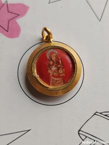 Antigüedades: Antigua medalla religiosa imagenes de la Virgen niña y de Jesús niño en brazos de Santa Ana
